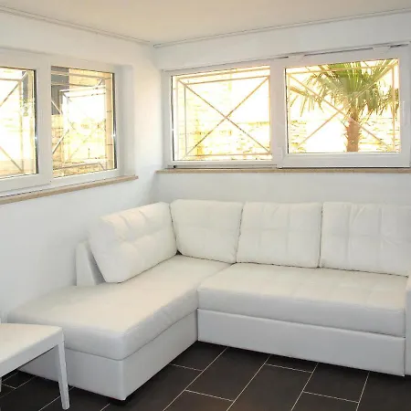Apartment Villa Cube-1 アパート *